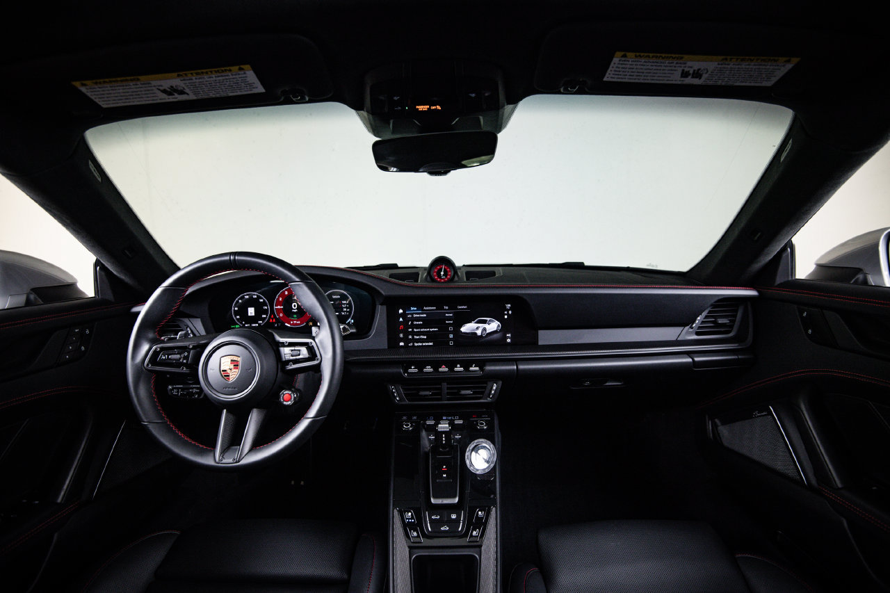 Certified 2025 Porsche 911 Carrera GTS RWD image 25