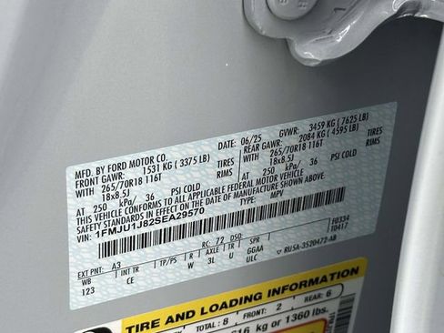 Used 2025 Ford Expedition Active image 12