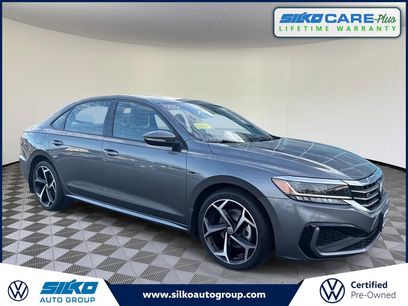 Certified 2022 Volkswagen Passat 2.0T R-Line
