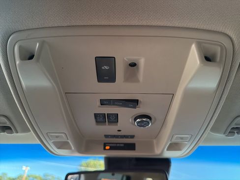 Used 2016 Cadillac Escalade Luxury image 57