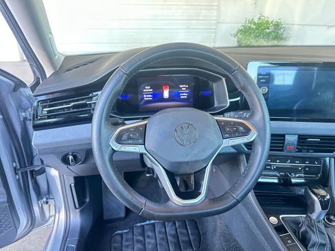 Used 2025 Volkswagen Jetta SE image 28