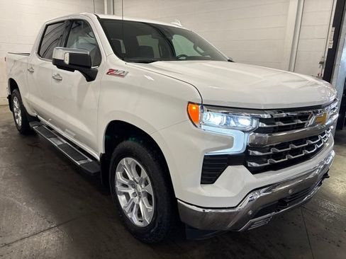 Used 2023 Chevrolet Silverado 1500 LTZ w/ LTZ Convenience Package II AWD/4WD image 3