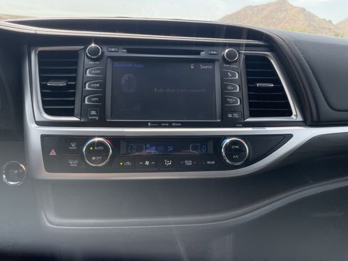 Used 2019 Toyota Highlander Limited Platinum AWD/4WD image 19