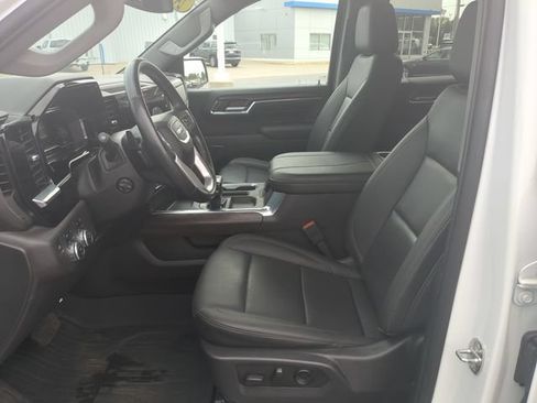 Used 2024 GMC Sierra 1500 SLT w/ SLT Premium Plus Package AWD/4WD image 11