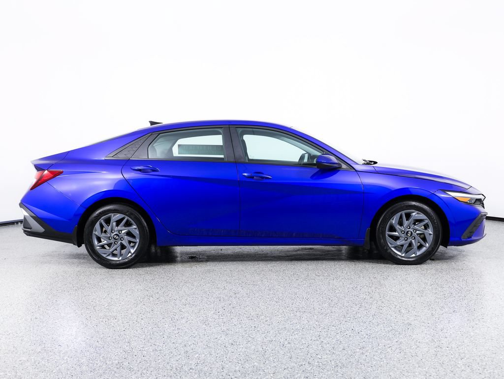 Used 2024 Hyundai Elantra SEL FWD image 9