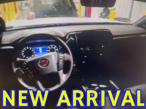 Used 2024 Nissan Titan PRO-4X w/ Pro-4x Convenience Package image 5