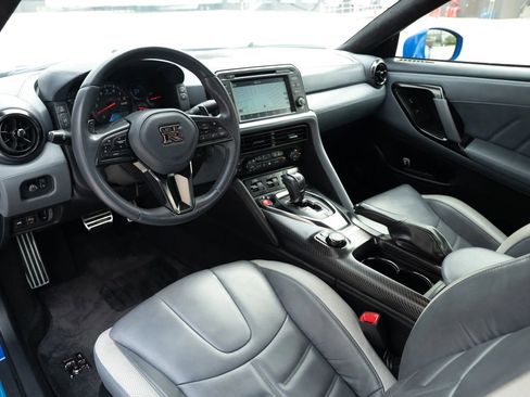 Used 2020 Nissan GT-R Premium image 14