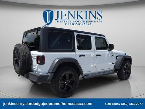 Used 2022 Jeep Wrangler Unlimited Sport AWD/4WD image 4