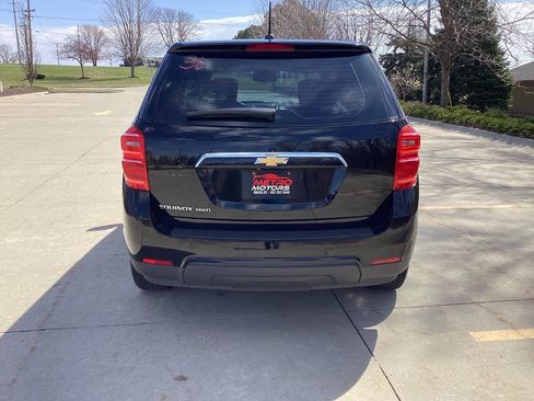 Used 2017 Chevrolet Equinox LS image 4