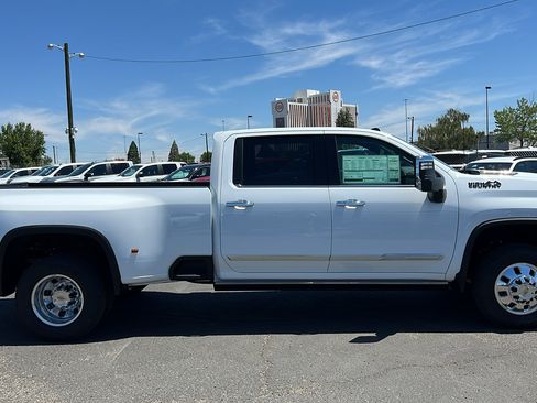 New 2026 Chevrolet Silverado 3500 High Country w/ High Country Premium Package AWD/4WD image 4