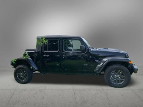New 2025 Jeep Gladiator Sport AWD/4WD image 10