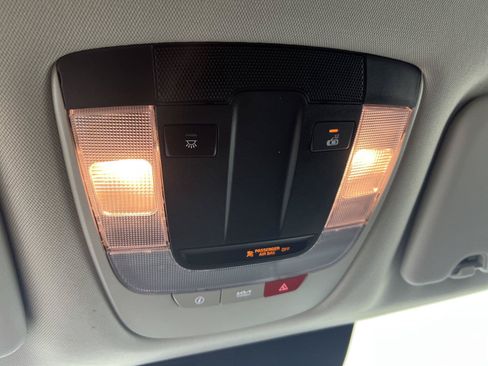 Used 2023 Kia Sportage EX FWD image 3