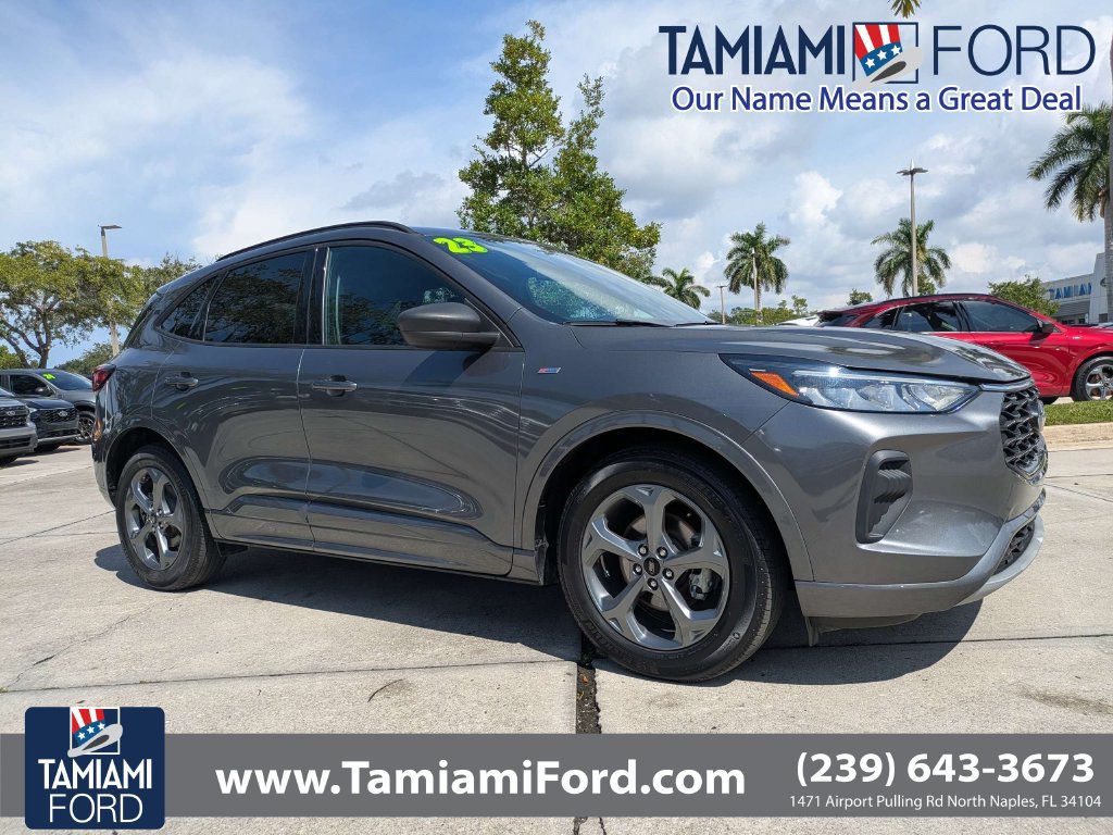 Used 2023 Ford Escape ST-Line w/ Tech Pack #1 FWD image 1
