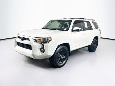 Used 2019 Toyota 4Runner SR5 RWD image 3