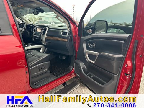 Used 2016 Nissan Titan SL image 21