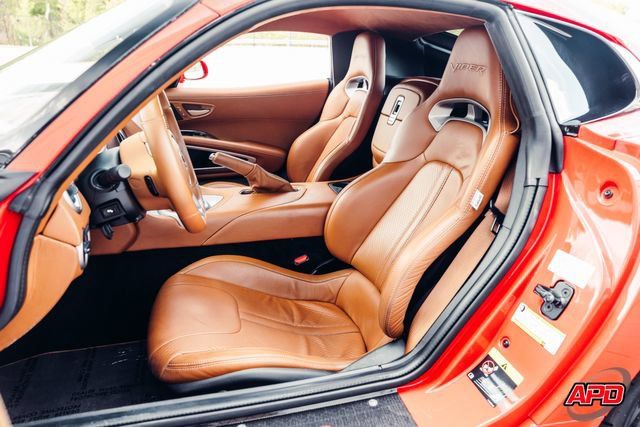 Used 2013 SRT Viper GTS w/ GTS Laguna Interior Pkg RWD image 5