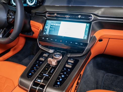 New 2026 Aston Martin Vanquish Convertible image 25