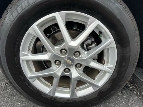 Used 2023 Chevrolet Equinox LT image 29