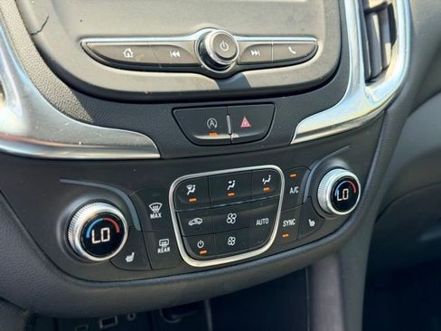 Used 2022 Chevrolet Equinox LT FWD image 15