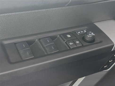 Used 2024 Toyota Tundra Platinum AWD/4WD image 31