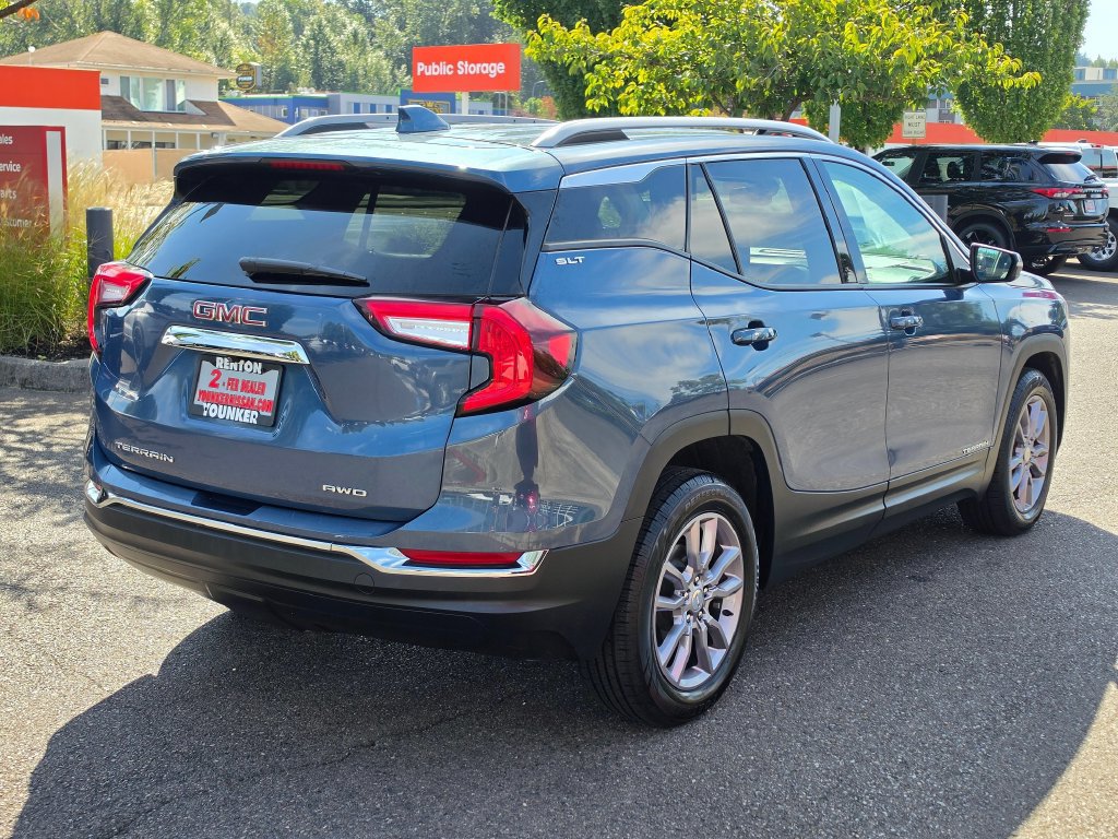 Used 2024 GMC Terrain SLT AWD/4WD image 5