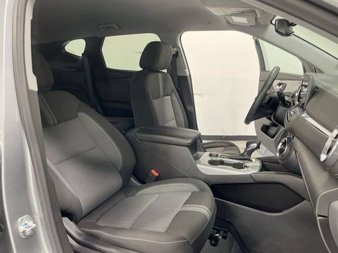 Used 2025 Chevrolet Blazer LT FWD image 18