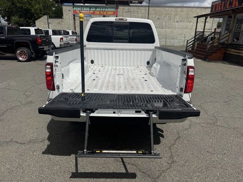 Used 2016 Ford F250 Lariat w/ Lariat Interior Package image 19