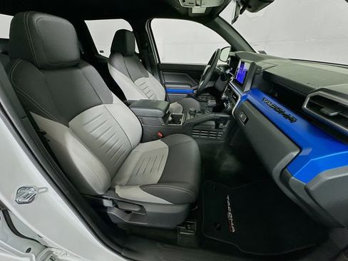 Certified 2025 Toyota Tacoma TRD Off-Road image 27