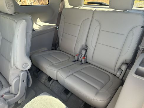 Used 2019 GMC Acadia SLT FWD image 20