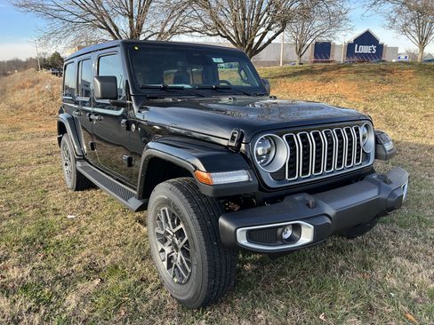 New 2026 Jeep Wrangler Sahara AWD/4WD image 3