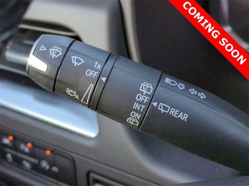 Used 2024 GMC Yukon SLT w/ SLT Luxury Package image 26