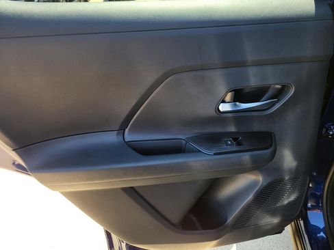 New 2026 Nissan Kicks SR image 13