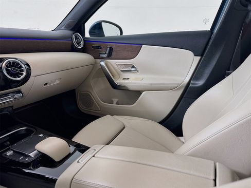 Used 2022 Mercedes-Benz A 220 image 24