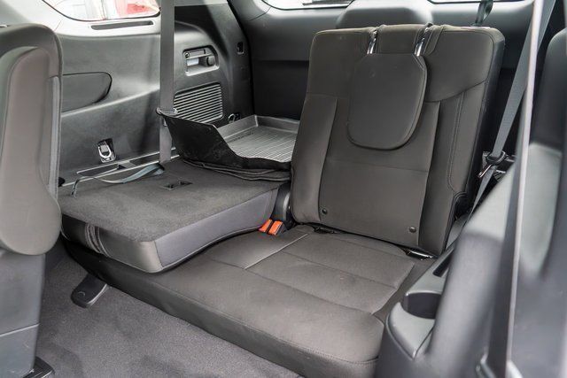 Used 2023 Ford Explorer XLT AWD/4WD image 11