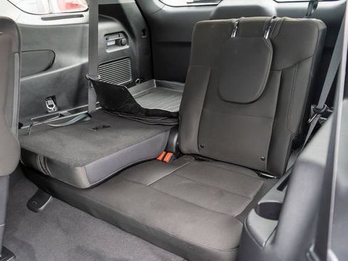 Used 2023 Ford Explorer XLT AWD/4WD image 11