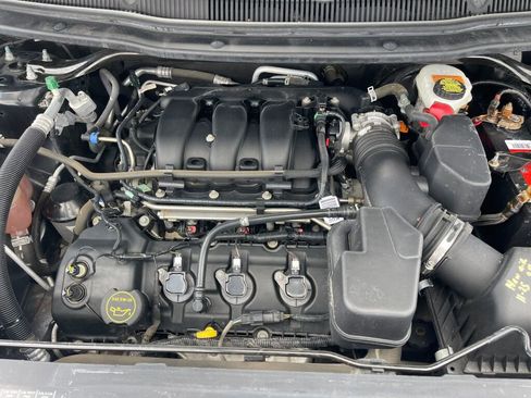 Used 2018 Ford Explorer XLT w/ Equipment Group 202A image 29