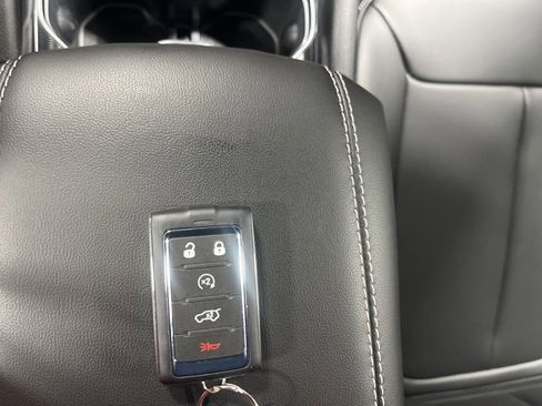 New 2025 Jeep Grand Cherokee Limited image 17