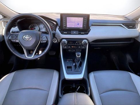 Used 2022 Toyota RAV4 XLE Premium image 14