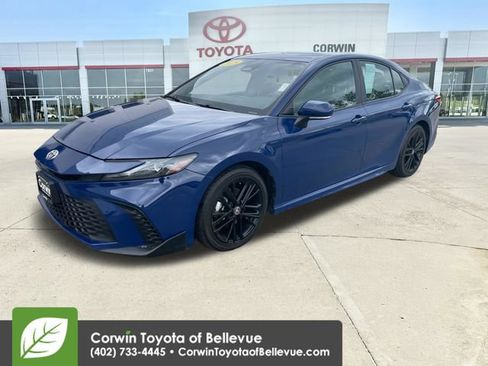 Used 2025 Toyota Camry SE FWD image 7