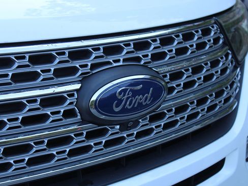 Used 2020 Ford Explorer Limited image 47