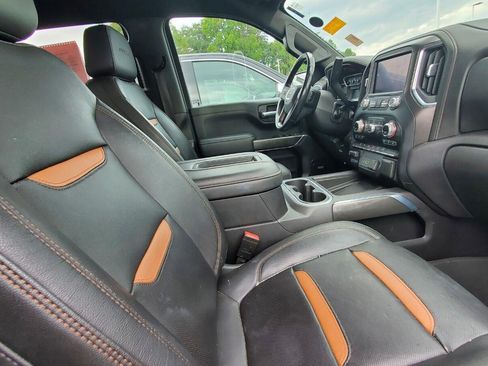 Used 2021 GMC Sierra 1500 AT4 w/ AT4 Preferred Package AWD/4WD image 4