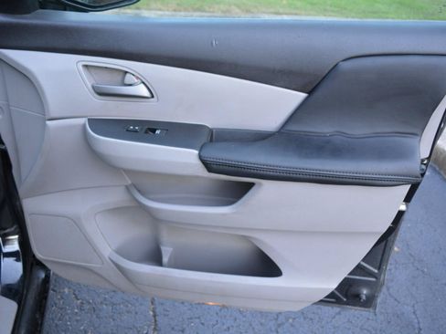 Used 2013 Honda Odyssey Touring Elite image 20