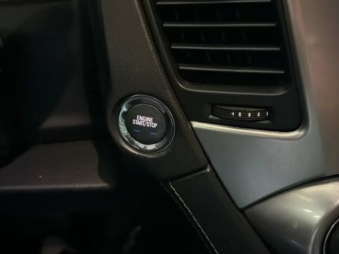 Used 2018 Chevrolet Suburban Premier RWD image 15
