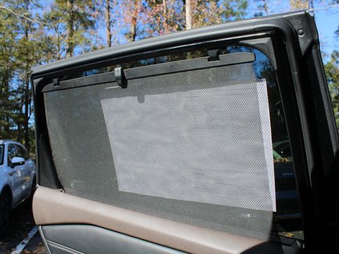 Used 2021 Nissan Rogue SV w/ Premium Package image 26