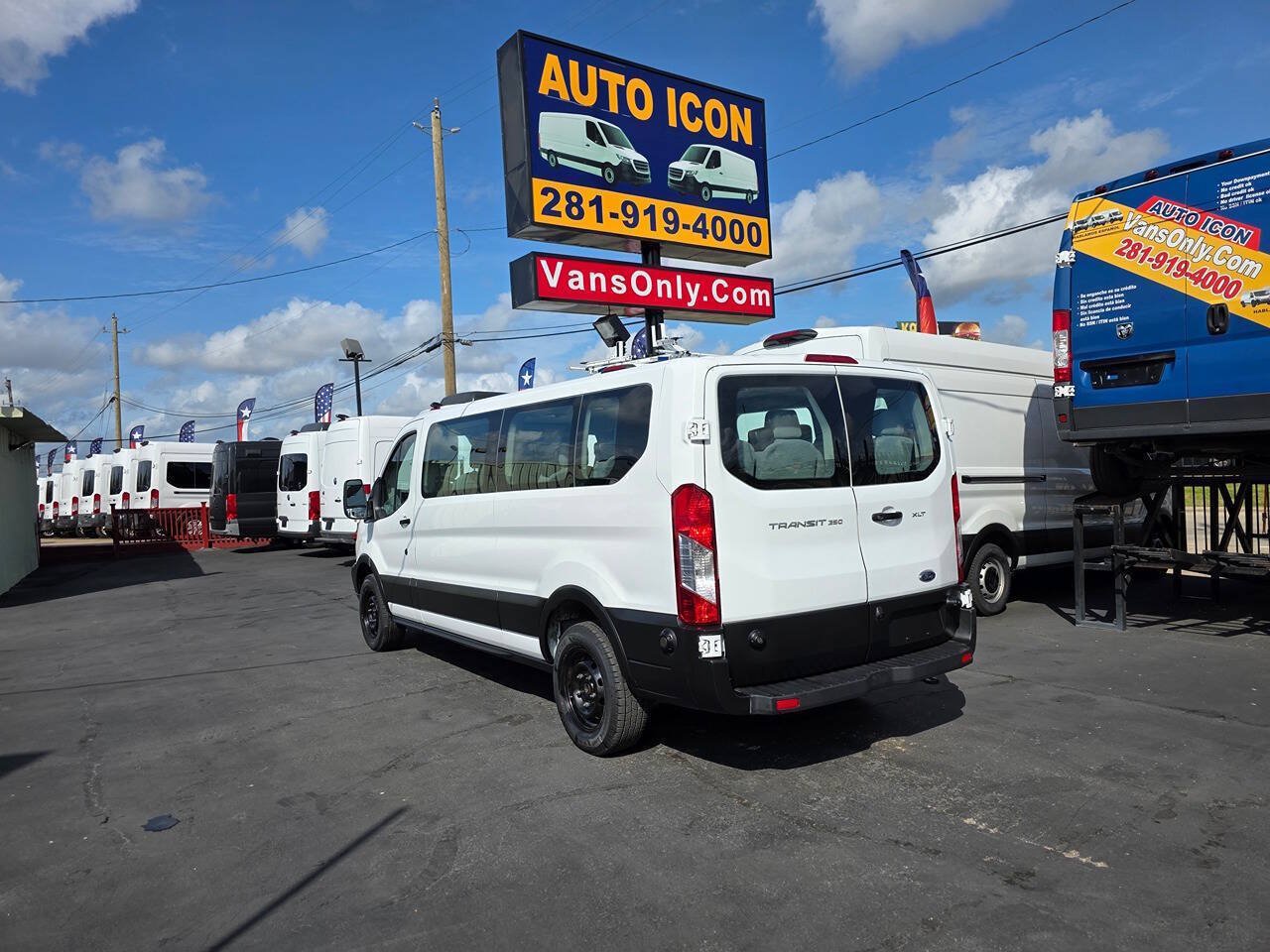 Used 2019 Ford Transit 350 XLT RWD image 2