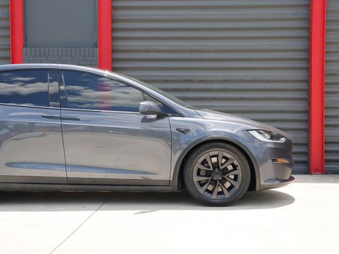 Used 2023 Tesla Model X AWD/4WD image 4