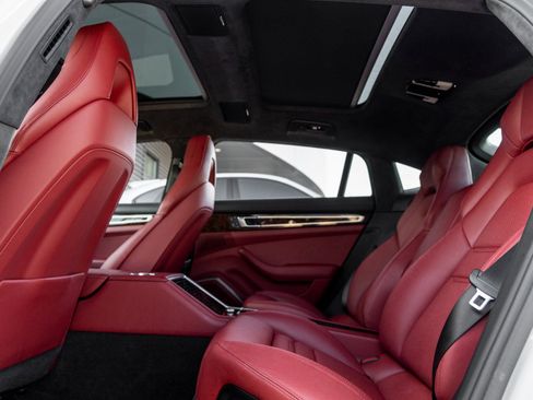 Used 2023 Porsche Panamera Turbo S Executive image 32