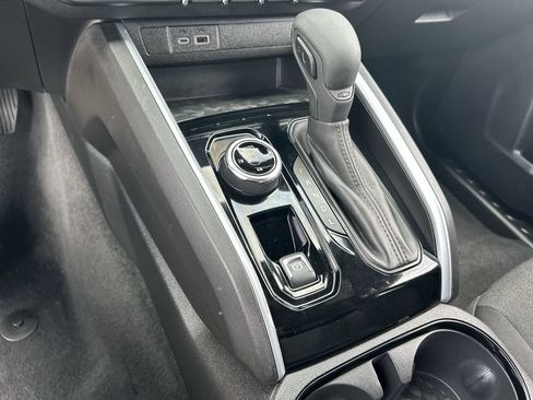 Used 2024 Chevrolet Colorado Trail Boss w/ Technology Package AWD/4WD image 16