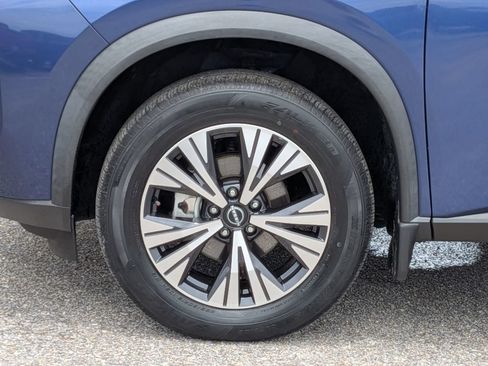 Used 2023 Nissan Rogue SV FWD image 12