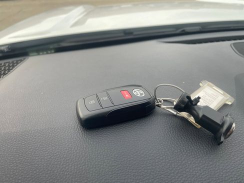 Used 2025 Toyota 4Runner TRD Off-Road image 22